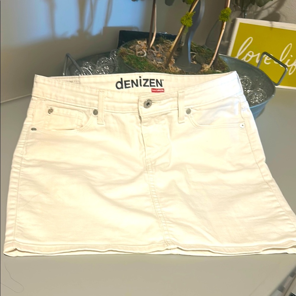 Denizen from Levi's White Mini Skirt Casual